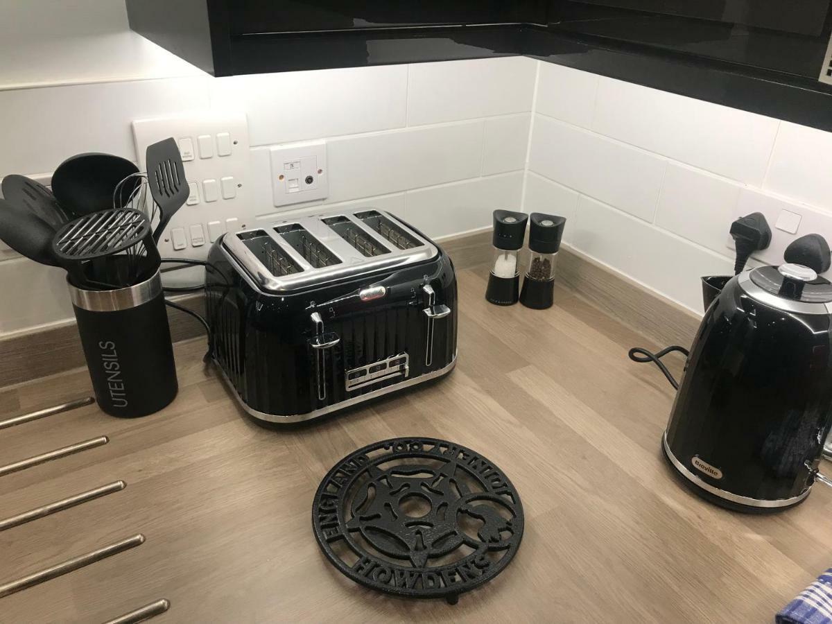 Cavendish House With Secure, Allocated Parking, 2 Mins Walk From Windsor Castle 客房 照片