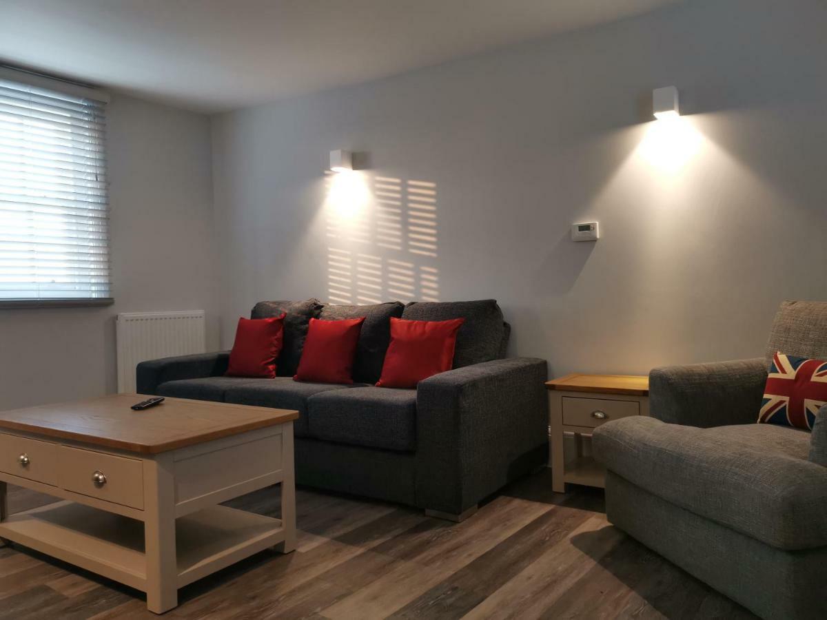 Cavendish House With Secure, Allocated Parking, 2 Mins Walk From Windsor Castle 客房 照片